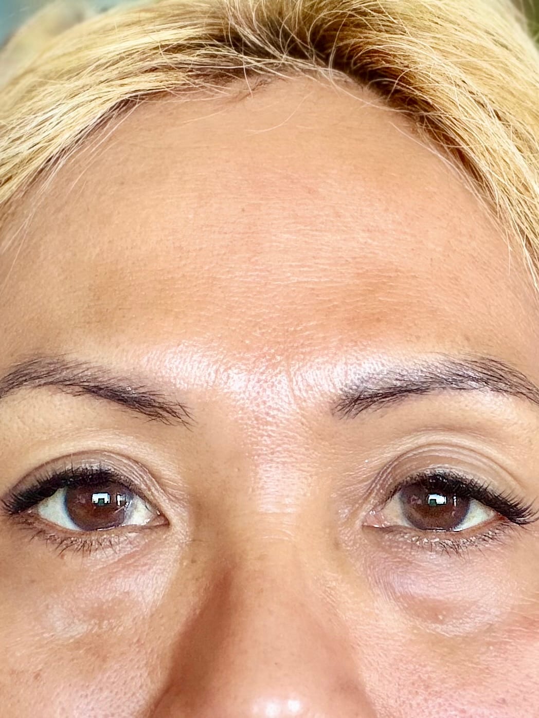 Customer photo review of Pre-Glued Light Volume - Press-On Lashes