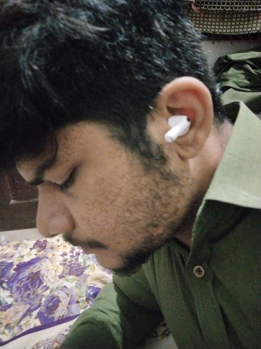 Customer photo review of AirPods Pro Titanium