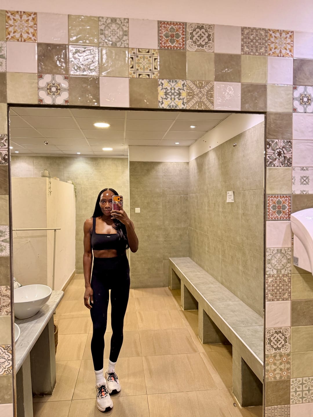 Customer photo review of The Essentials Legging Black