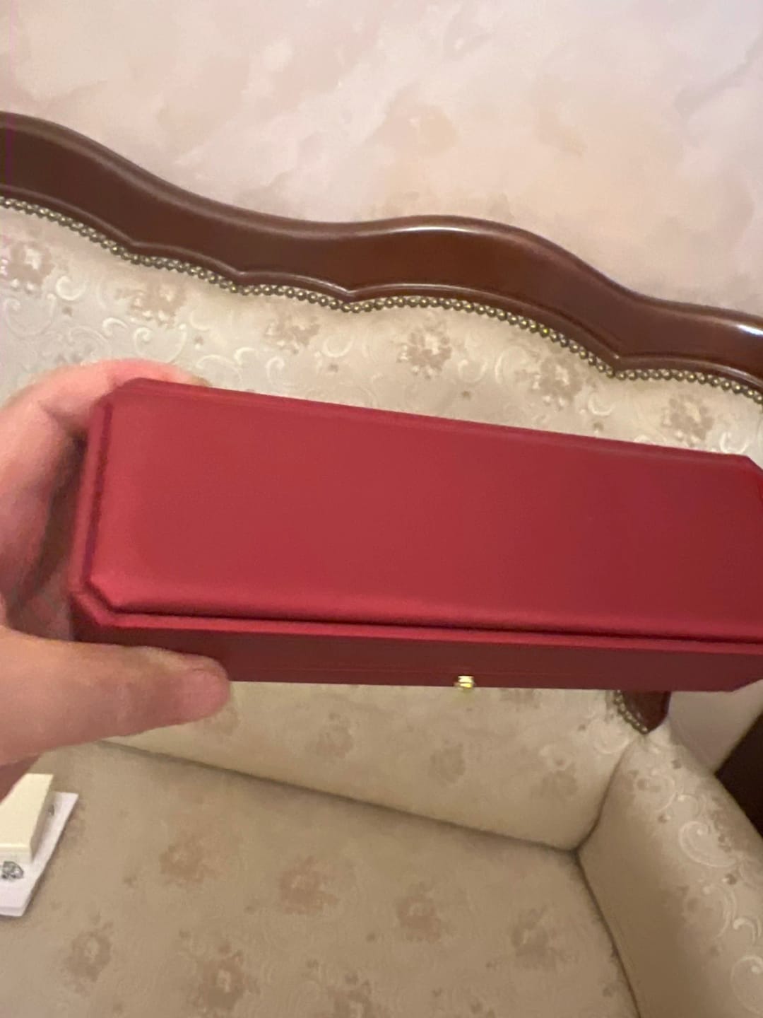 Customer photo review of PU Leather LED Light Jewelry Box - Luxury Empty Case for Ring, Necklace & Earrings