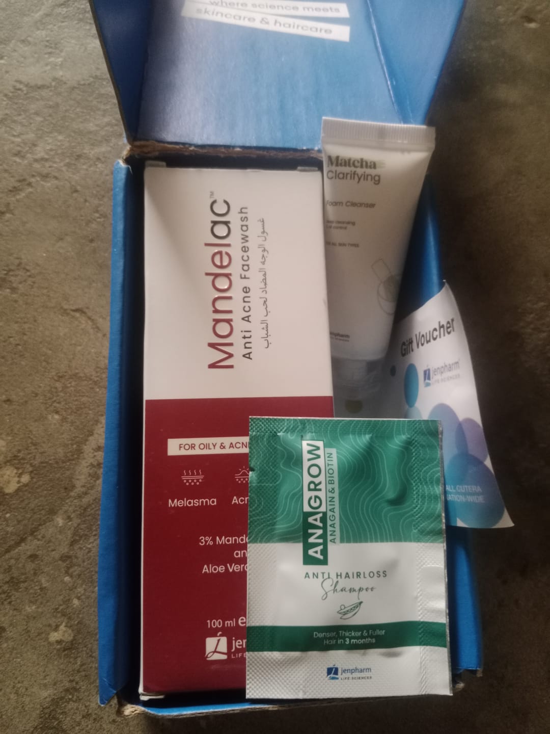 Customer photo review of MandelAC Facewash
