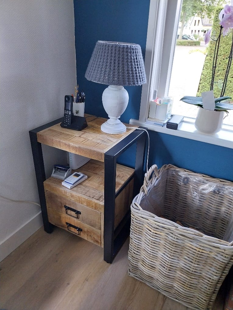 Customer photo review of Nachtkastje Britt | 70 cm hoogte | uniek ontwerp