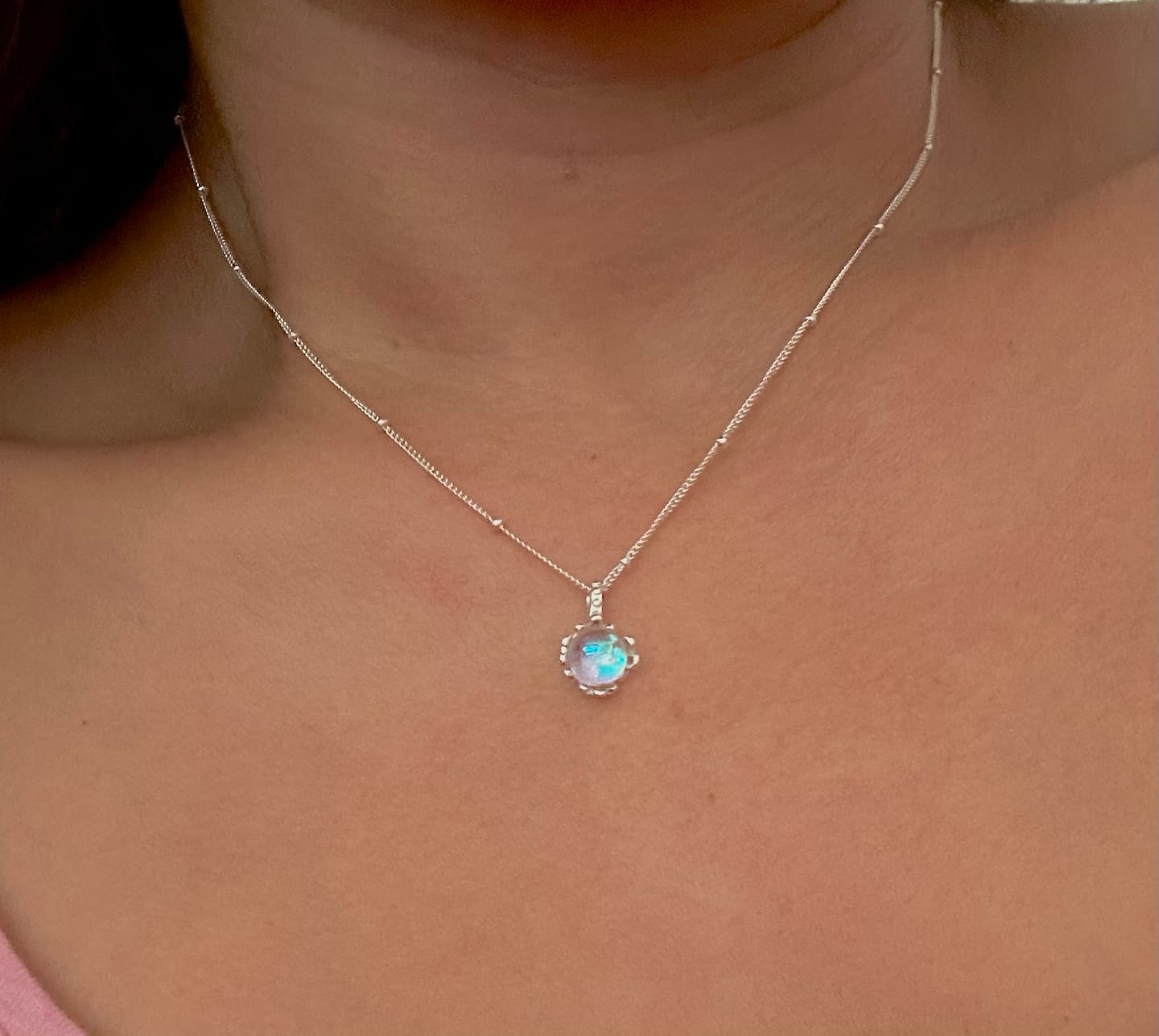 Customer photo review of Mondstein Halskette - Rundschliffanhänger