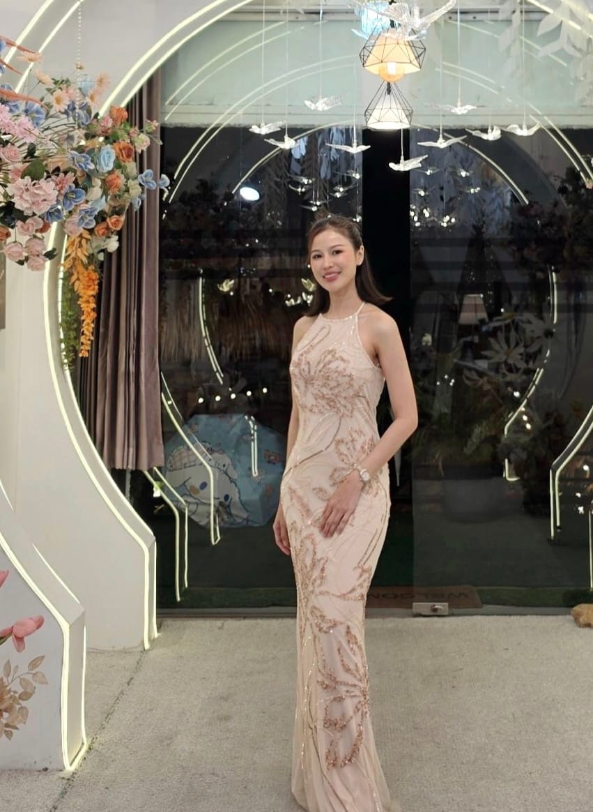 Customer photo review of V266 Vintage Rare Rosegold Floral Beaded Halter Gown (XS–S)