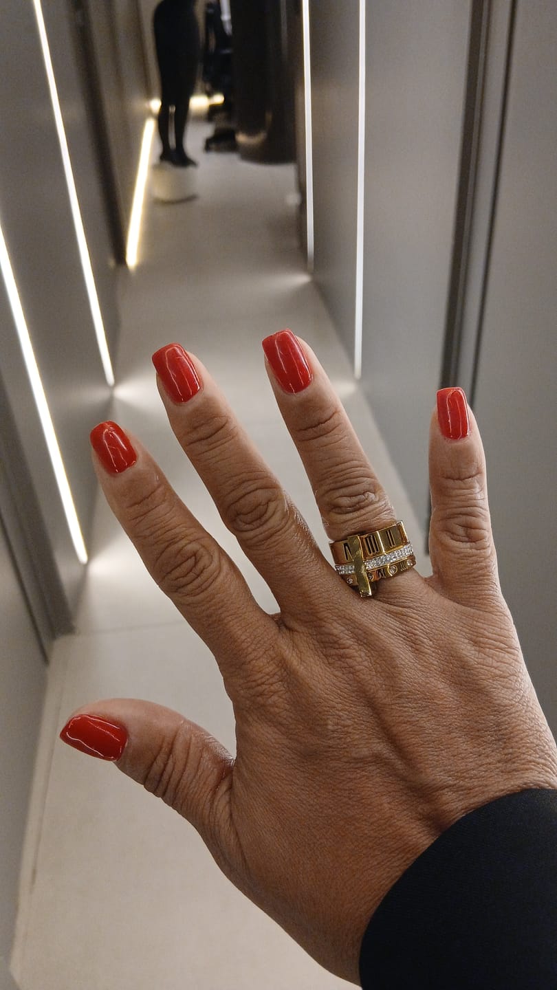Customer photo review of Anel Aro Triplo Algarismo Romano Banhado em Ouro 18K