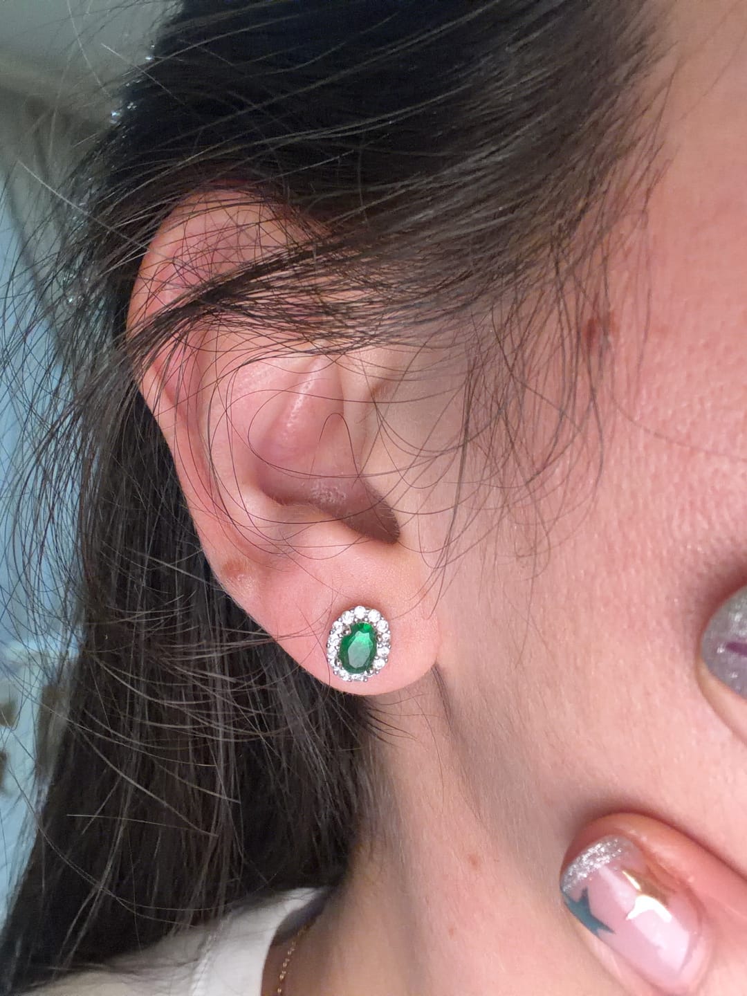 Customer photo review of Par Arete Ovalado Birthstone Plateado