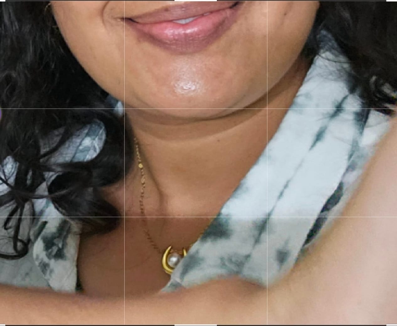 Customer photo review of Pearl Embellished U Necklace