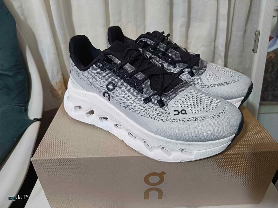 Customer photo review of Cloudtilt Black Ivory - CTI