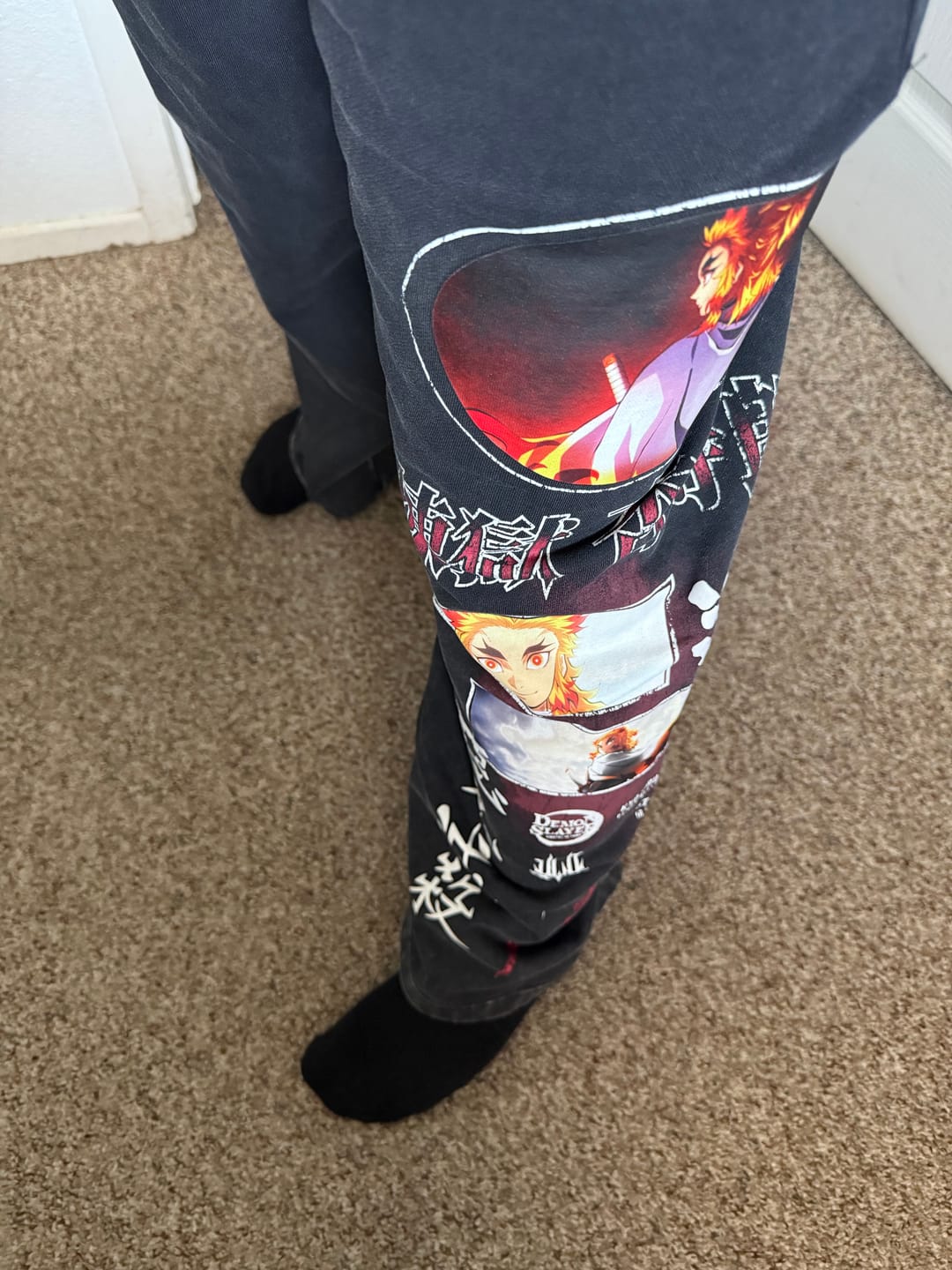 Customer photo review of 2153 - Demon Slayer: Kimetsu no Yaiba - Sweats