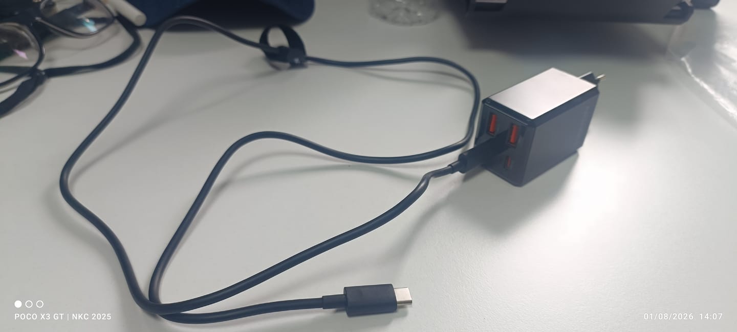 Customer photo review of Hızlı Şarj Adaptörü 65W GaN + Type-C Kablo 100W PD | 4 Port, iPhone & Samsung Uyumlu (X6425)