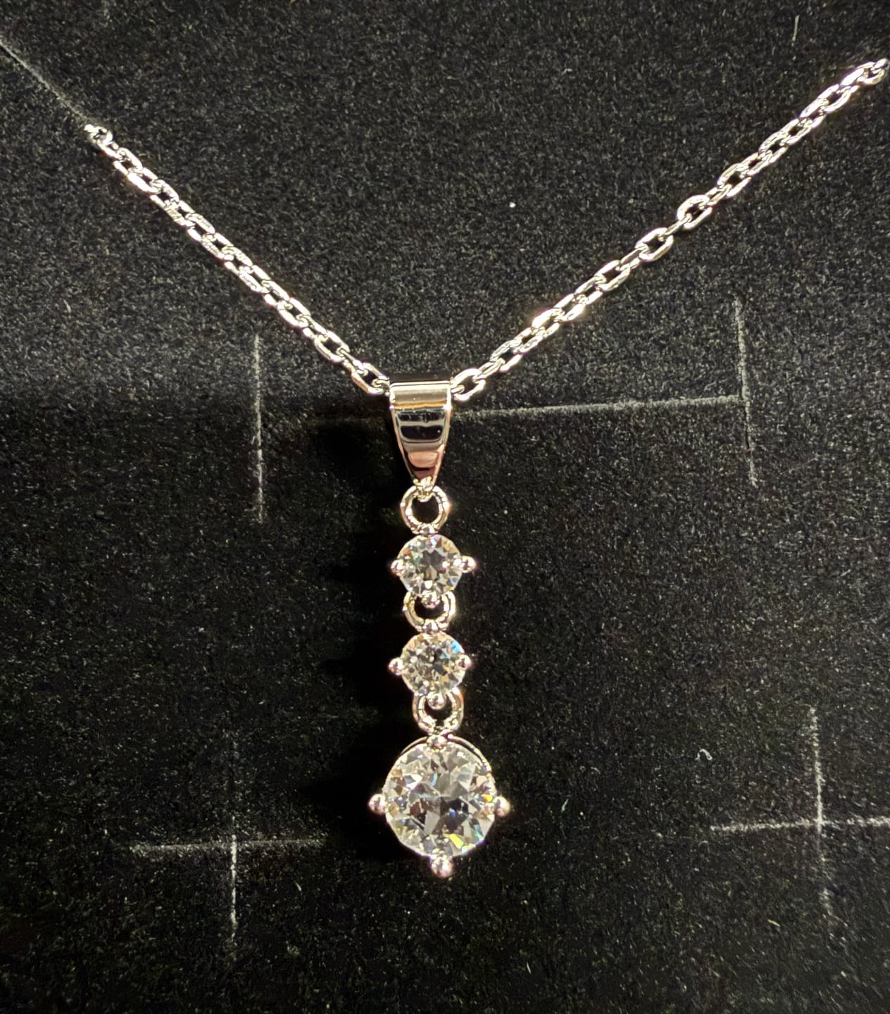 Customer photo review of Lainey 18k White Gold Plated Stacking Necklace Chain