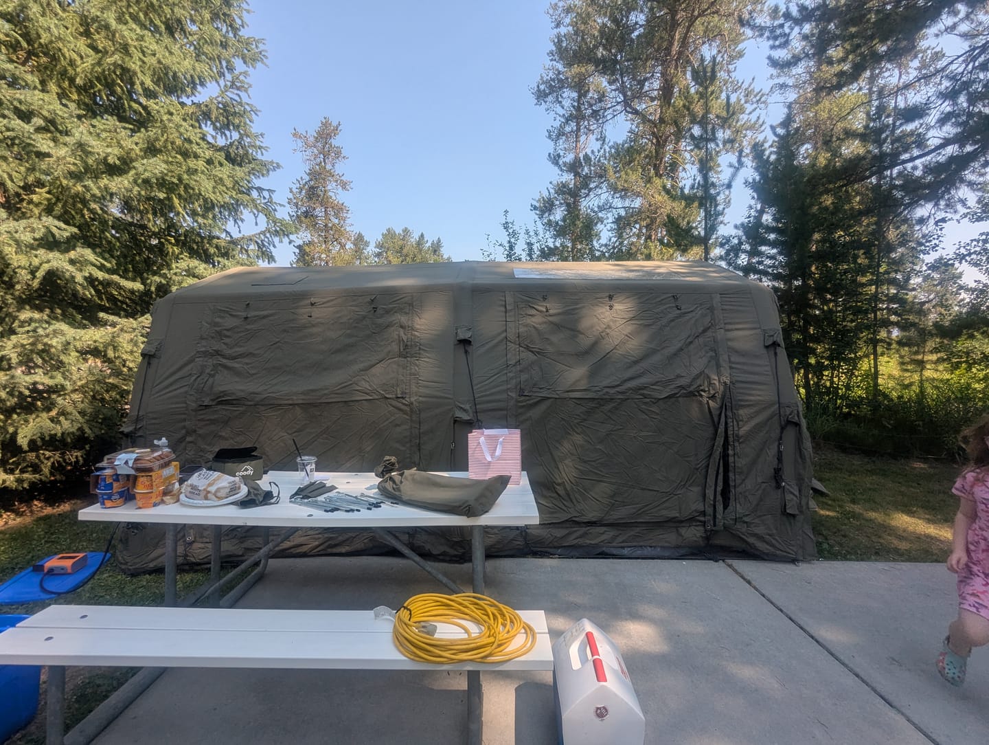 Customer photo review of Coody Familia AirTent 17.2 Pro Forest Green- Inflatable Tent for Camping (2-10 Person)