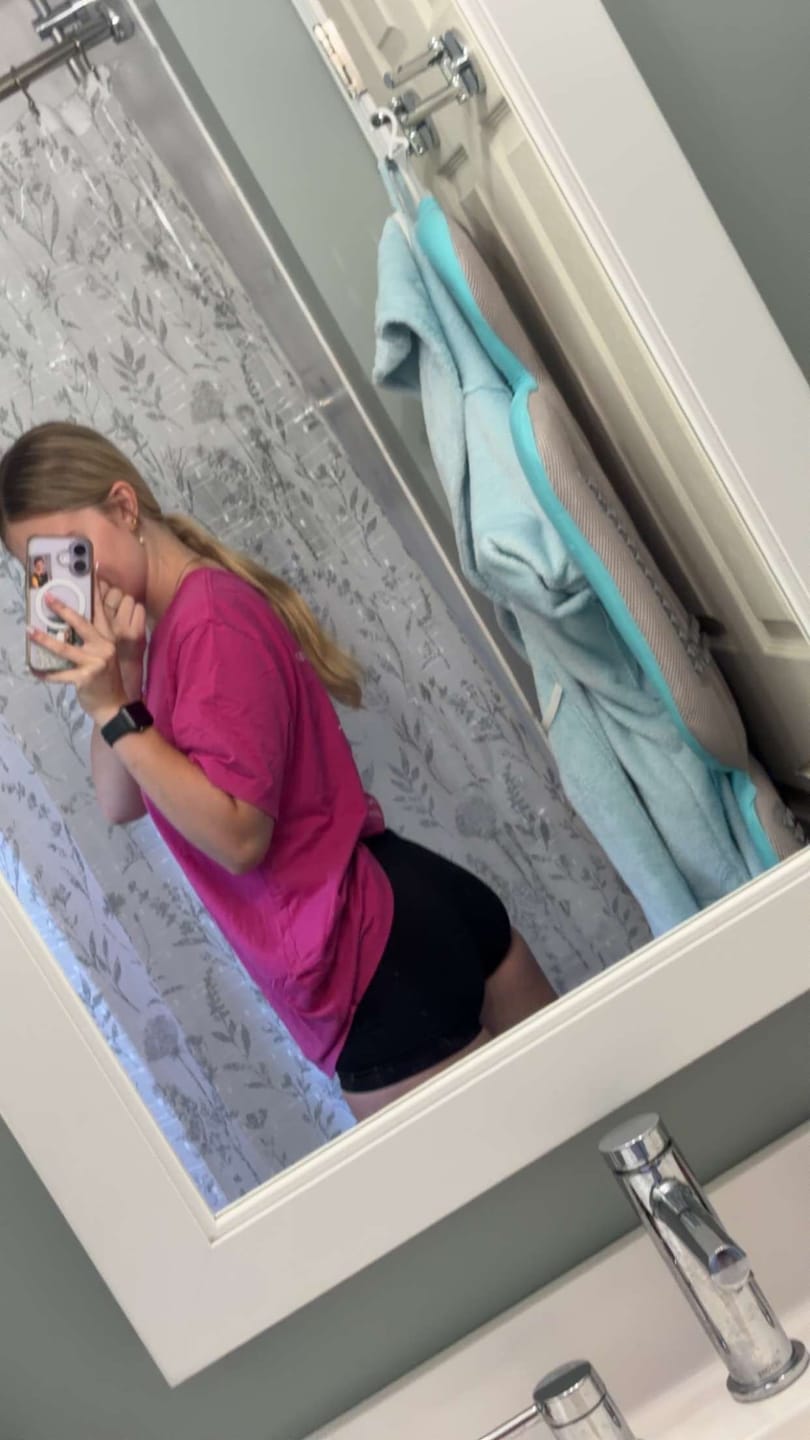 Customer photo review of W1166 Pulse Seamless scrunch Shorts