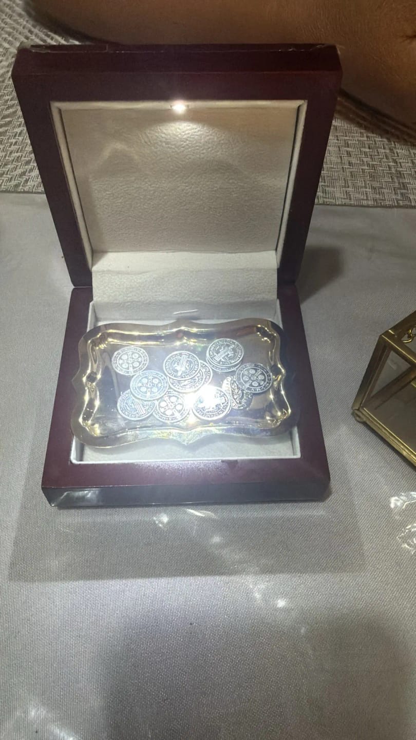 Customer photo review of Wooden LED Light Jewelry Gift Box - Luxury Pendant, Necklace & Bracelet Packaging Case