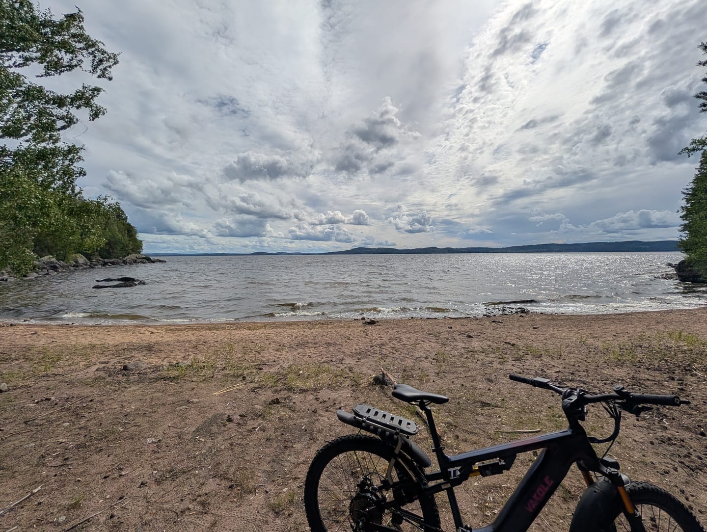 Customer photo review of Vakole EMT29 12s 250W 29" E-Mountain Bike 691Wh Cross-Country Full Suspension EMTB with Torque Sensor 48V 14.4Ah Battery