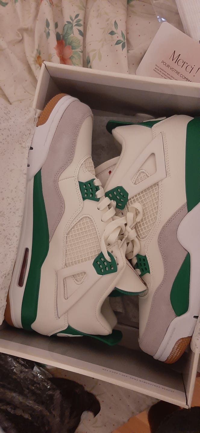 Customer photo review of Air Jordan 4 Retro SB "Pine Green"