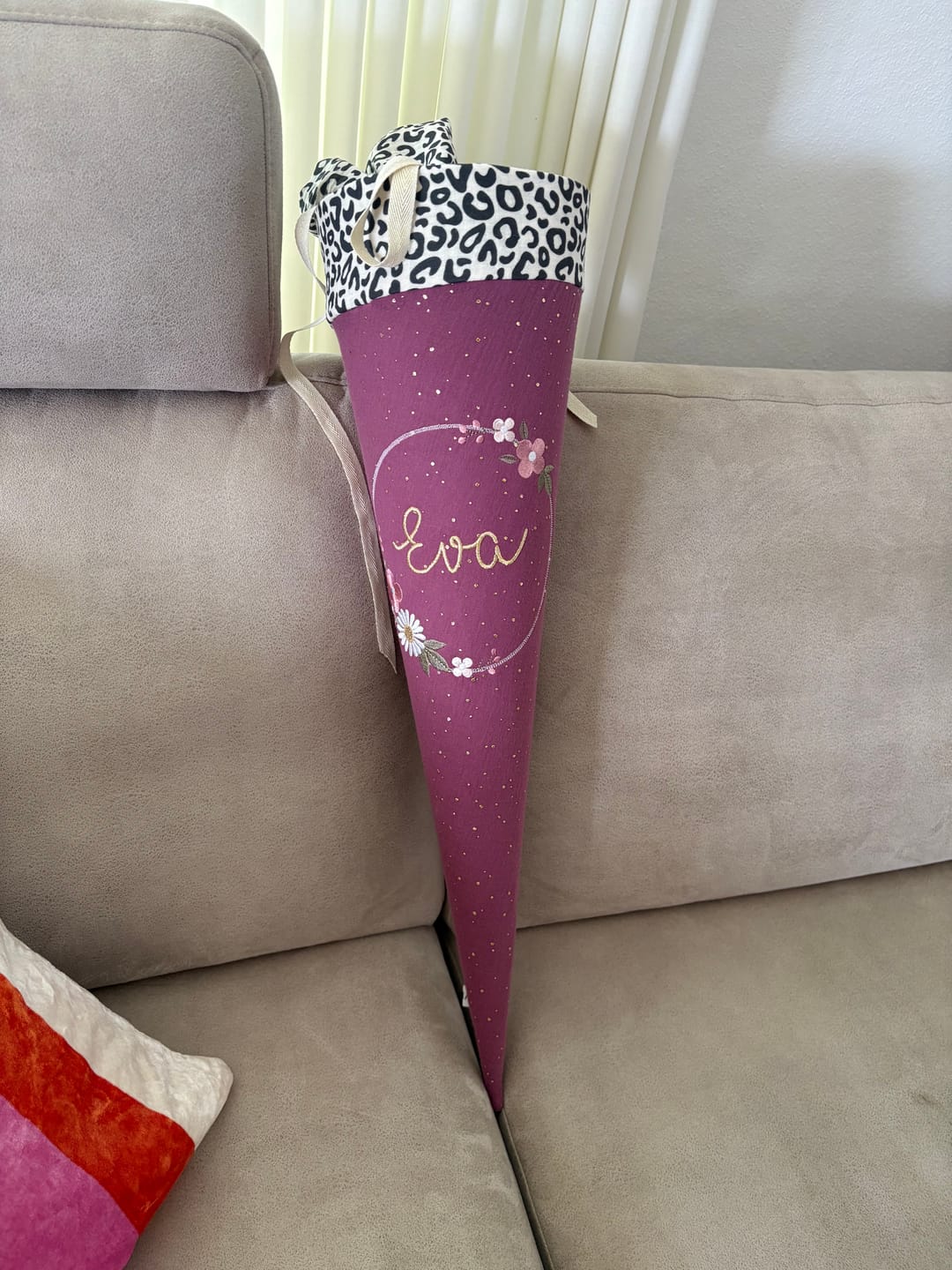 Customer photo review of Schultüte Musselin Blumenkranz mit Name | freie Farbwahl
