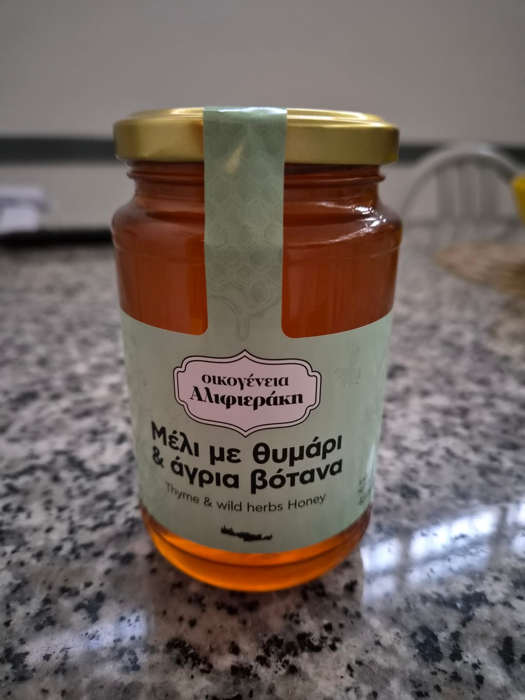 Customer photo review of Cretan Thyme & Wild Flowers Honey – raw, intense, 100% from Crete | 450g