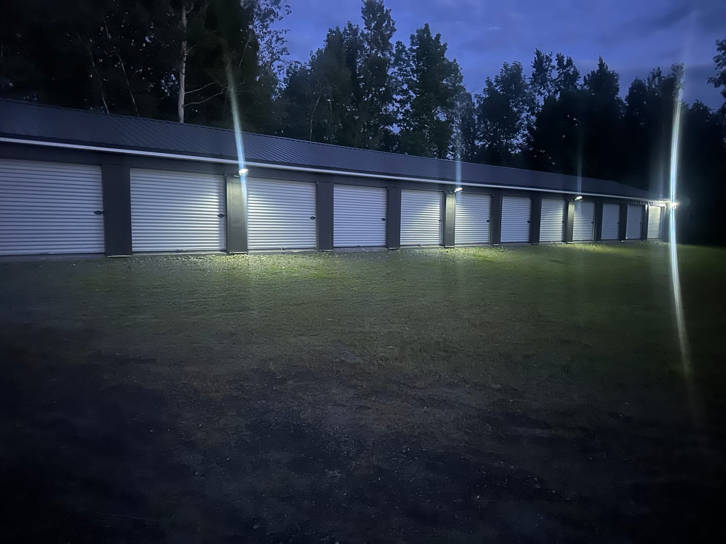 Customer photo review of 3 Lights + 1 Extra Free 60W Solar Street High Brightness Lights 6000 Lumens