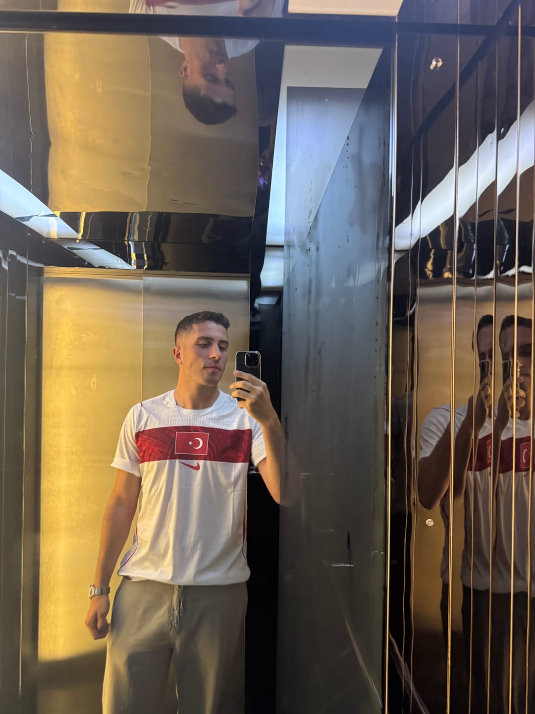Customer photo review of Türkiye 2026 Dünya Kupası Beyaz Player Futbol Forması
