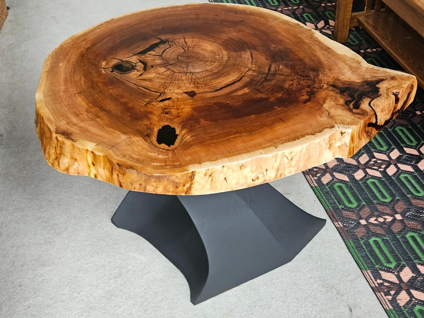 Customer photo review of Coffee Table Base 16.5" H Contemporary Style DIY Project - 121B Tulipe