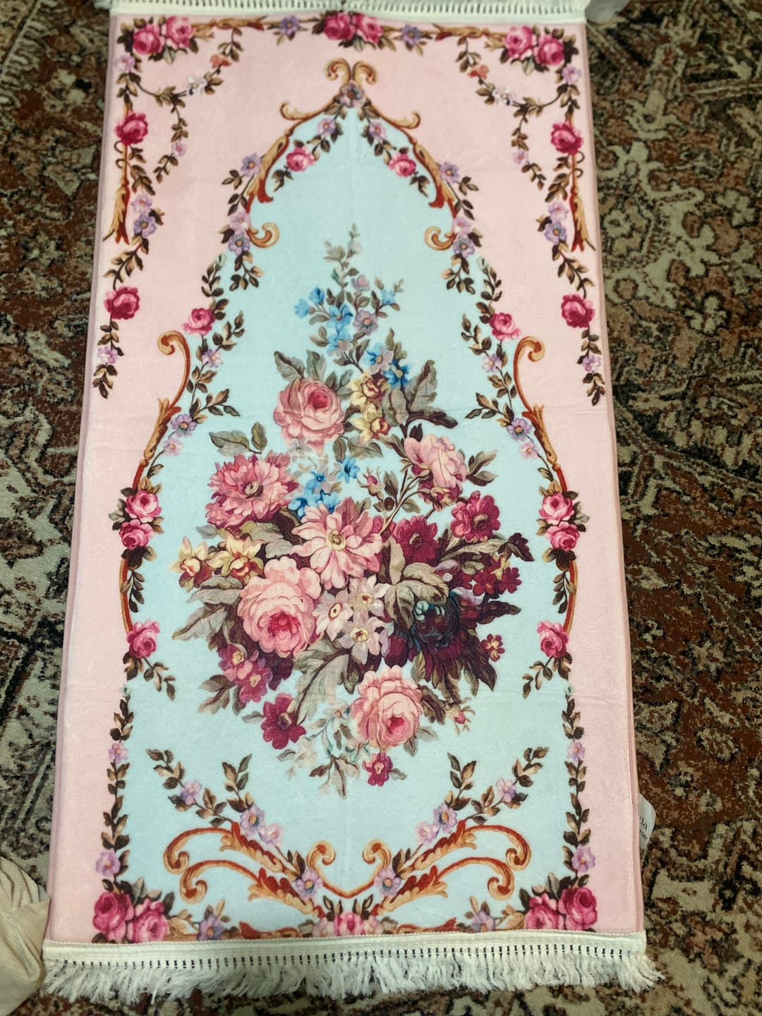 Customer photo review of Rosy Rehma Padded Prayer Mat