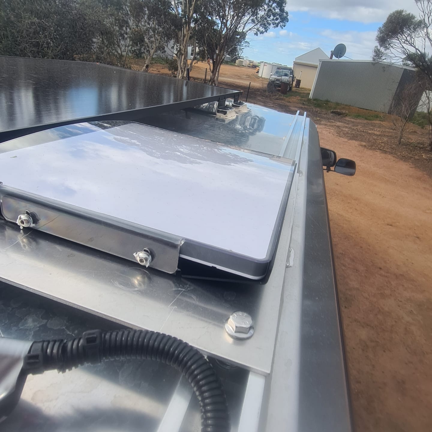 Customer photo review of NomadLink Magnetic Roof Mount