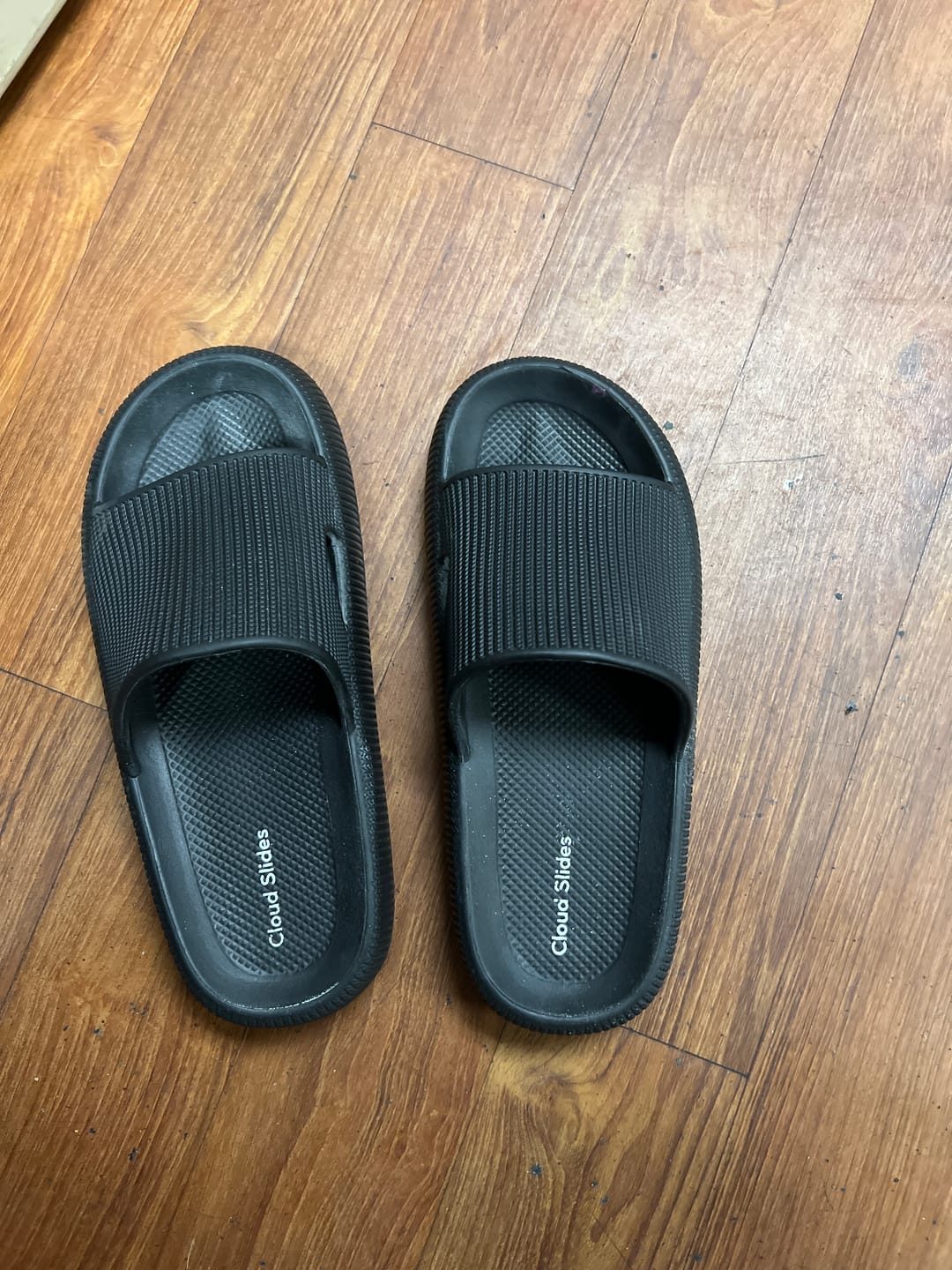 Customer photo review of Cloud Slides - Original Cushion Comfort
