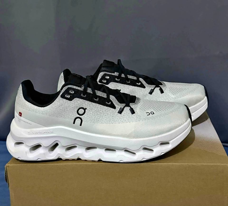 Customer photo review of Cloudtilt Black Ivory - CTI