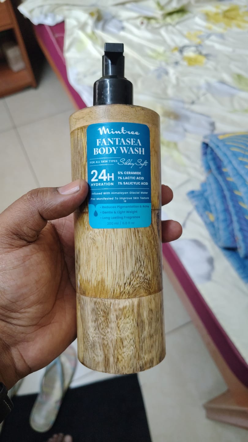 Customer photo review of NOURISHING Fantasea Body Wash 200 ml