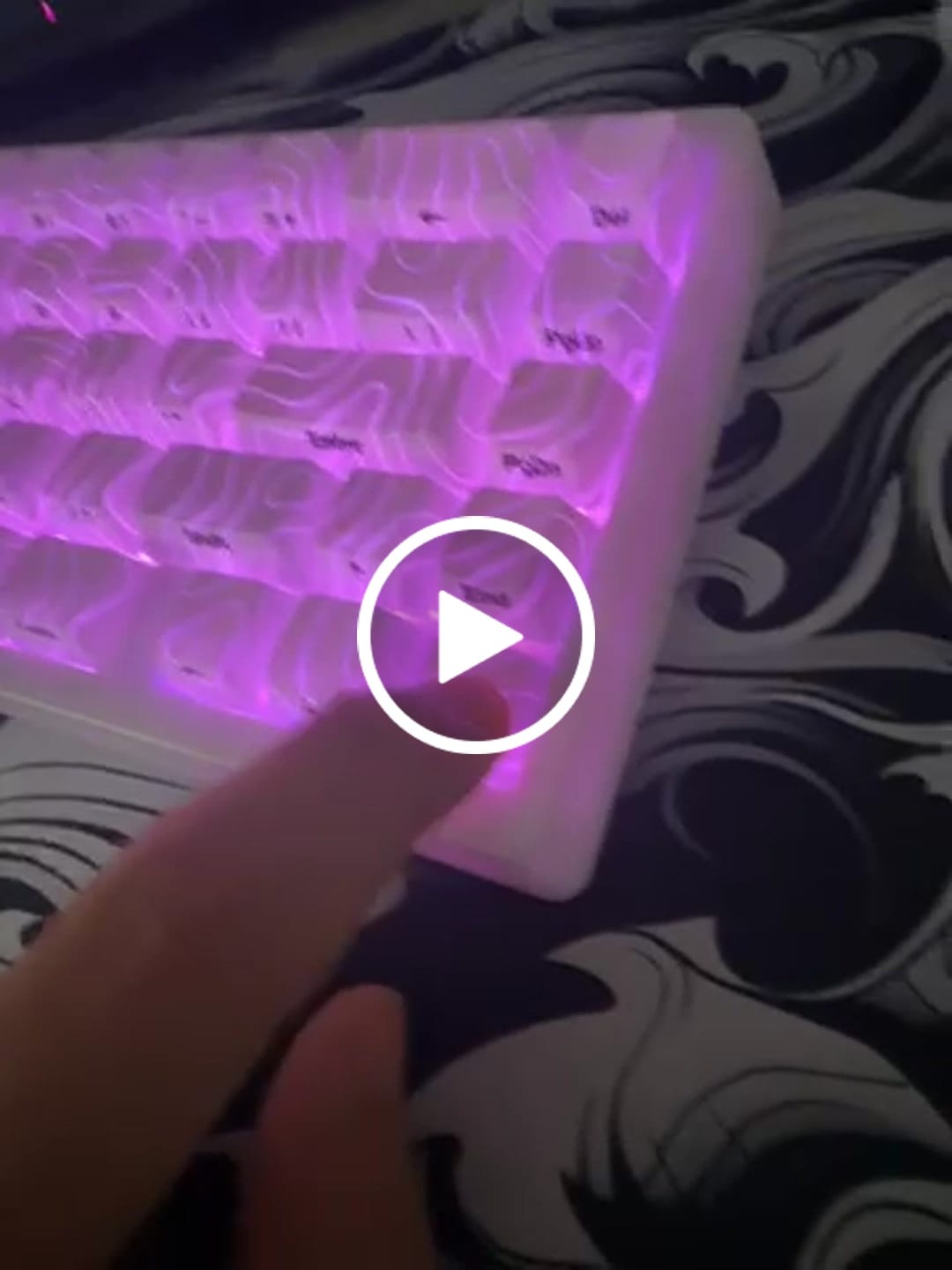 Customer video review of XVX M67 JadeStone Mekanik Klavye