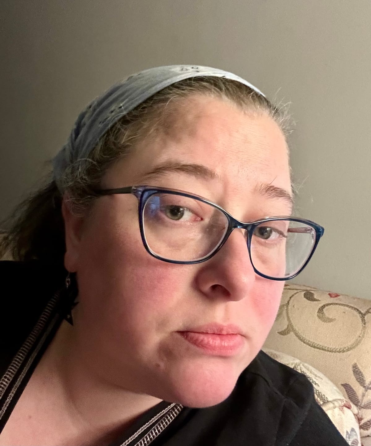 Customer photo review of Punk Star Dangles Hypoallergenic Earrings for Sensitive Ears with Plastic Posts