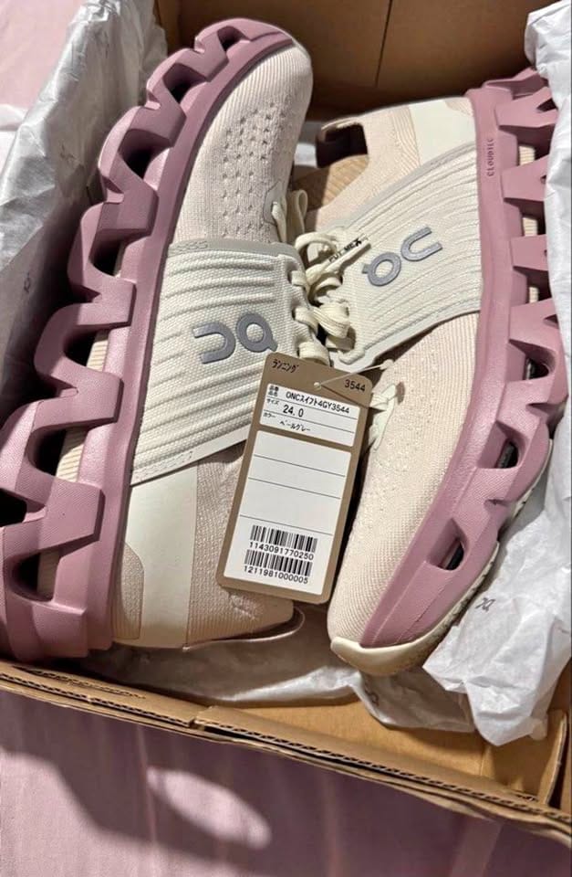 Customer photo review of Cloudswift 4 Pearl Mauve - CSM