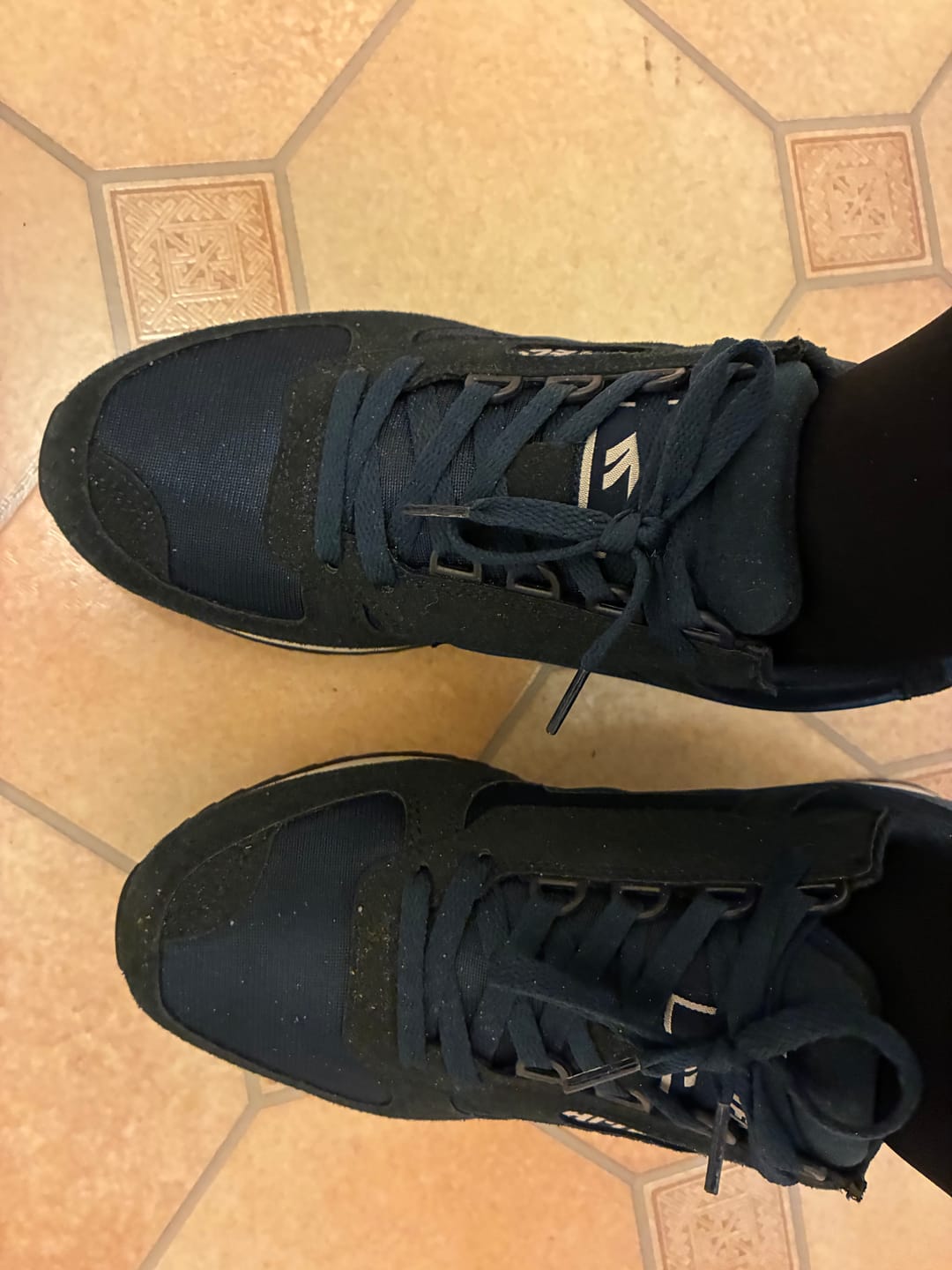 Customer photo review of Mens Silver Shadow Trainers