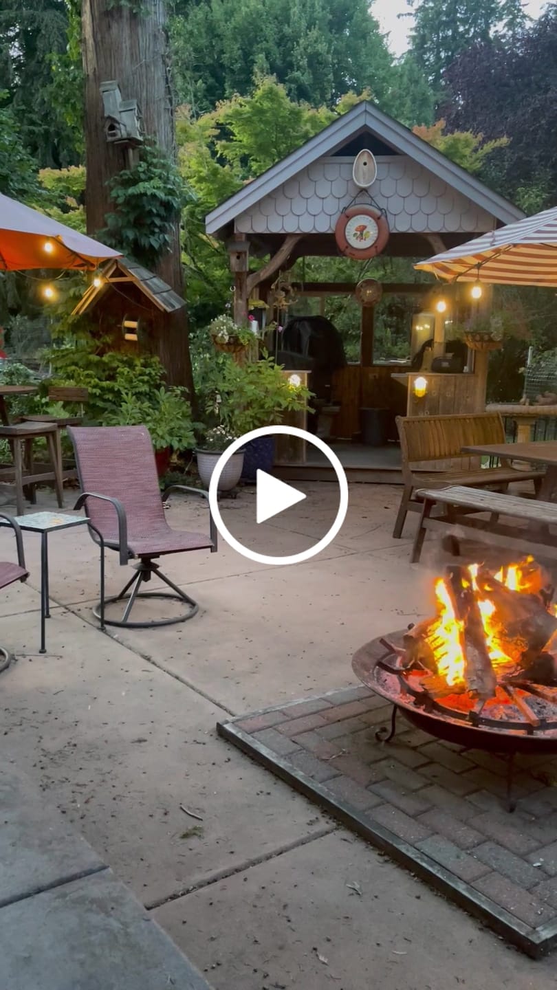 Customer video review of ABCCANOPY 9FT Patio Umbrella Outdoor Table Umbrella 8 Ribs OLEFIN 5-Year No Fading