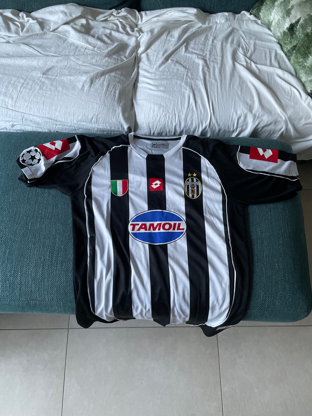 Customer photo review of Mauro Camoranesi Juventus 2002 2003 Retro Football Jersey