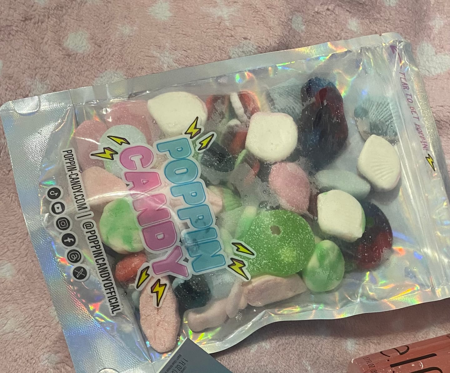 Customer photo review of Kiwi Kisses