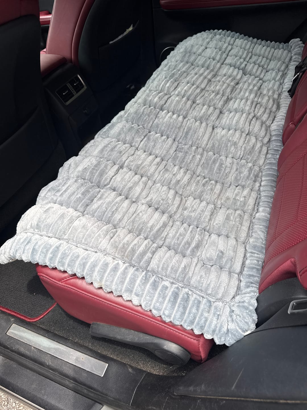 Customer photo review of Thickened Dog Bed for Car Back Seat & Couch