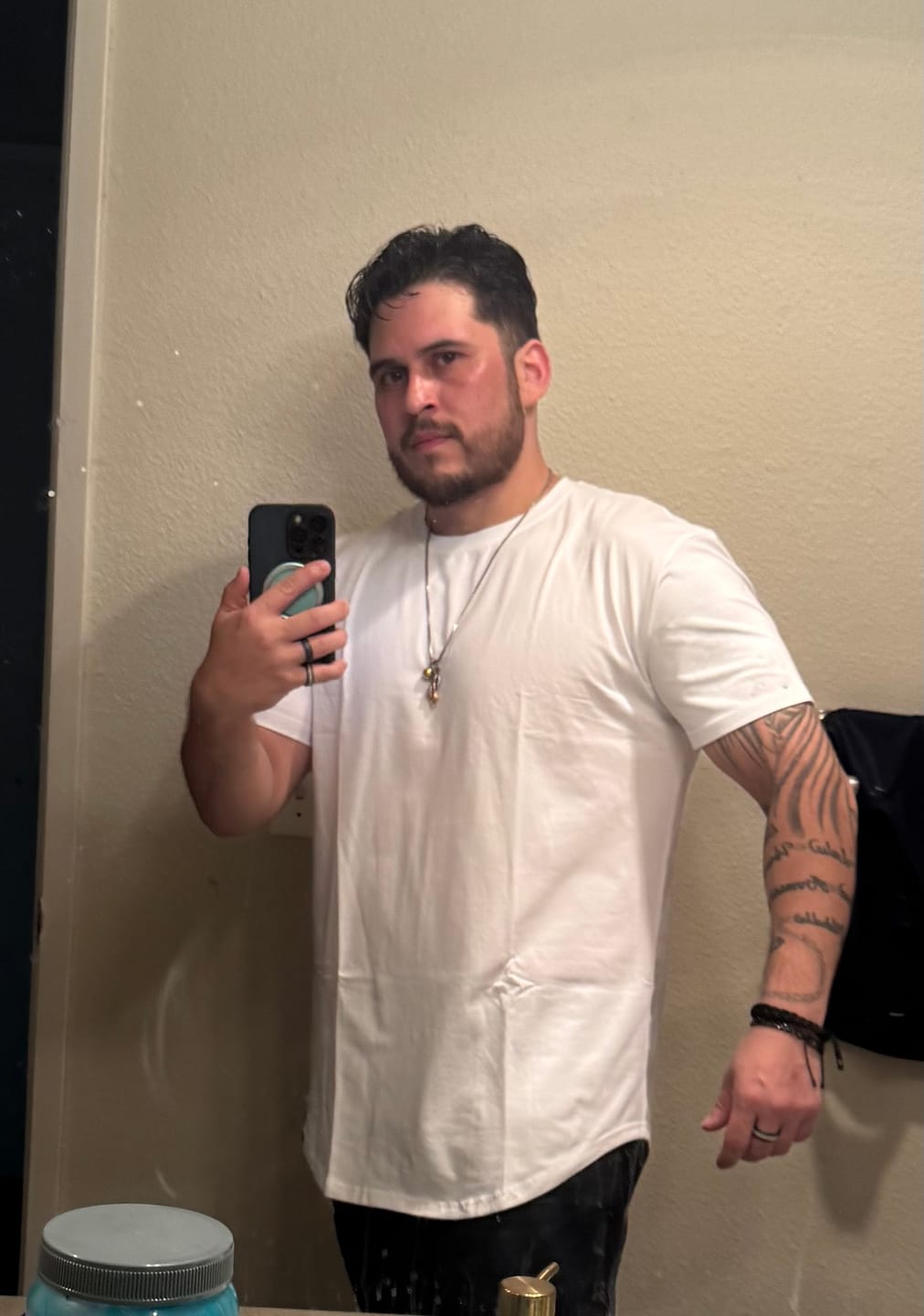 Customer photo review of 021 ESSENTIAL T-SHIRT