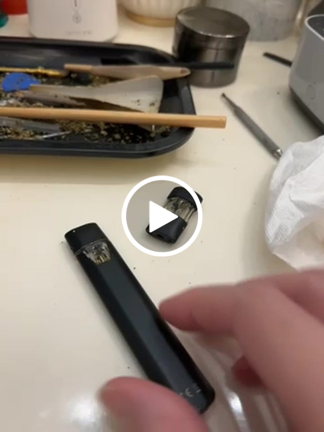 Customer video review of 6 pc 2 Batteries 4 Pods 2 Grams Alpha THC Starter Package Vaping System