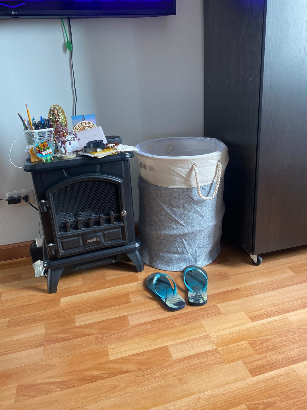 Customer photo review of Cesta Retractil con Malla para Ropa