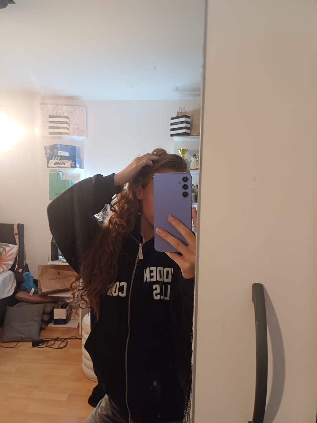 Customer photo review of GATED COMMUNITY ZIP HOODIE NAVY