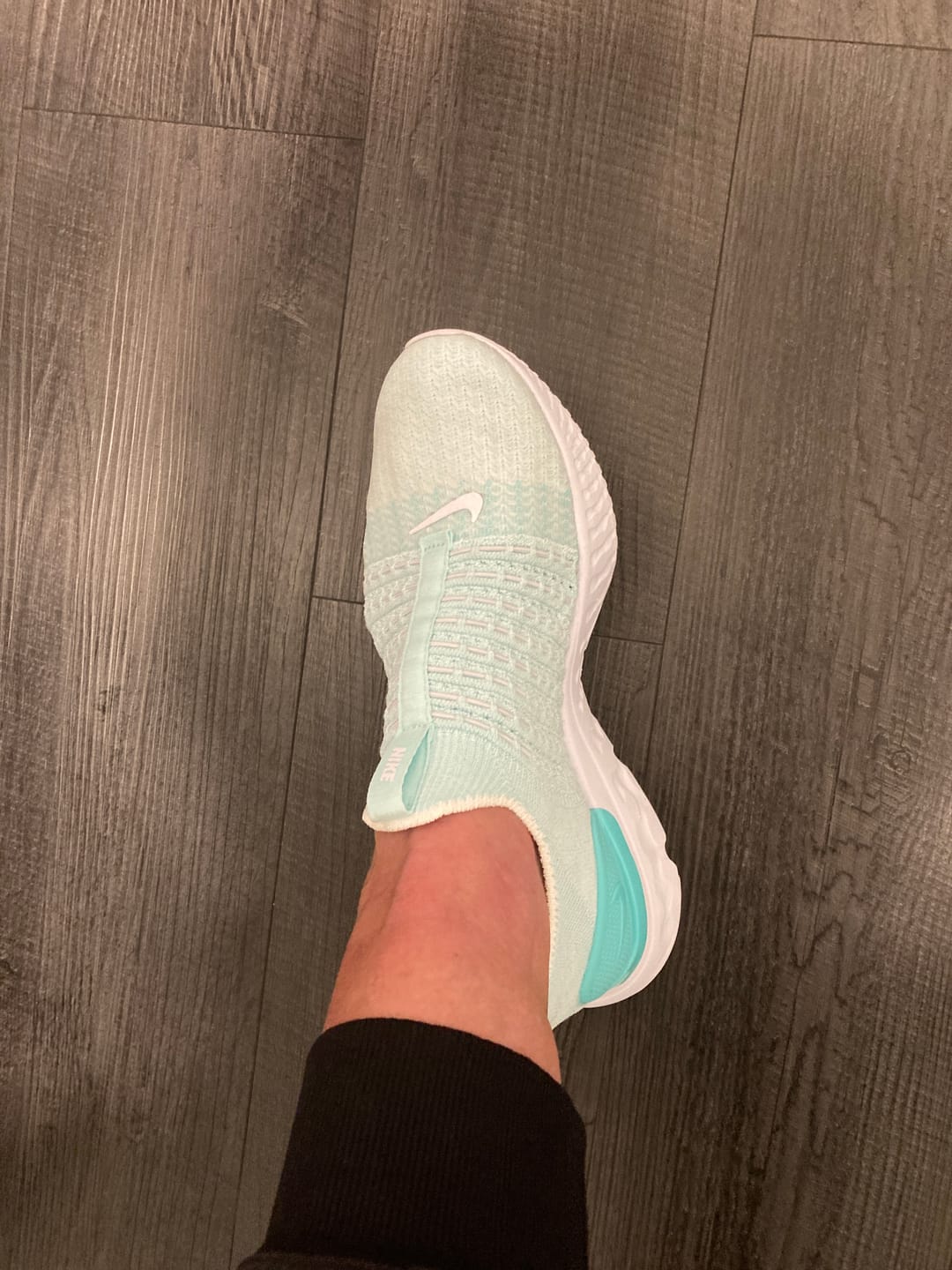 Customer photo review of Nike React Phantom Run Flyknit 2 Teal Tint Wmns