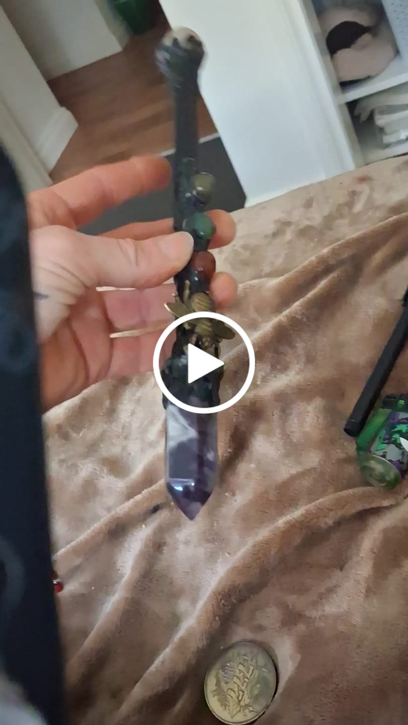 Customer video review of Olivenorma Natural Gemstone Single Point Hexagonal Column Magic Crystal Wands