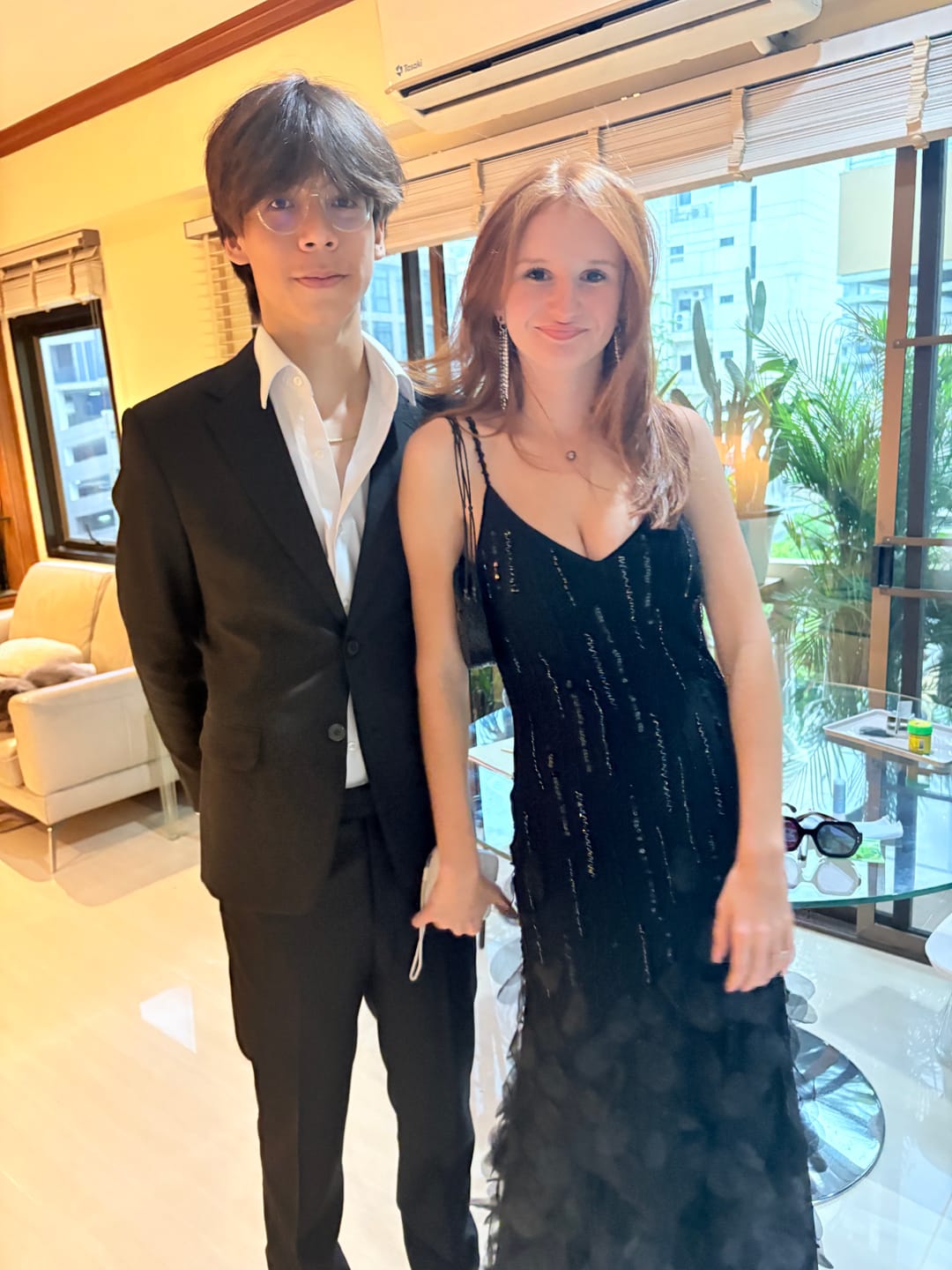 Customer photo review of V254 Vintage Aspeed Midnight Petal Embellished Gown (XS–S) กรุยกรายน้อยกว่าอีกชุด
