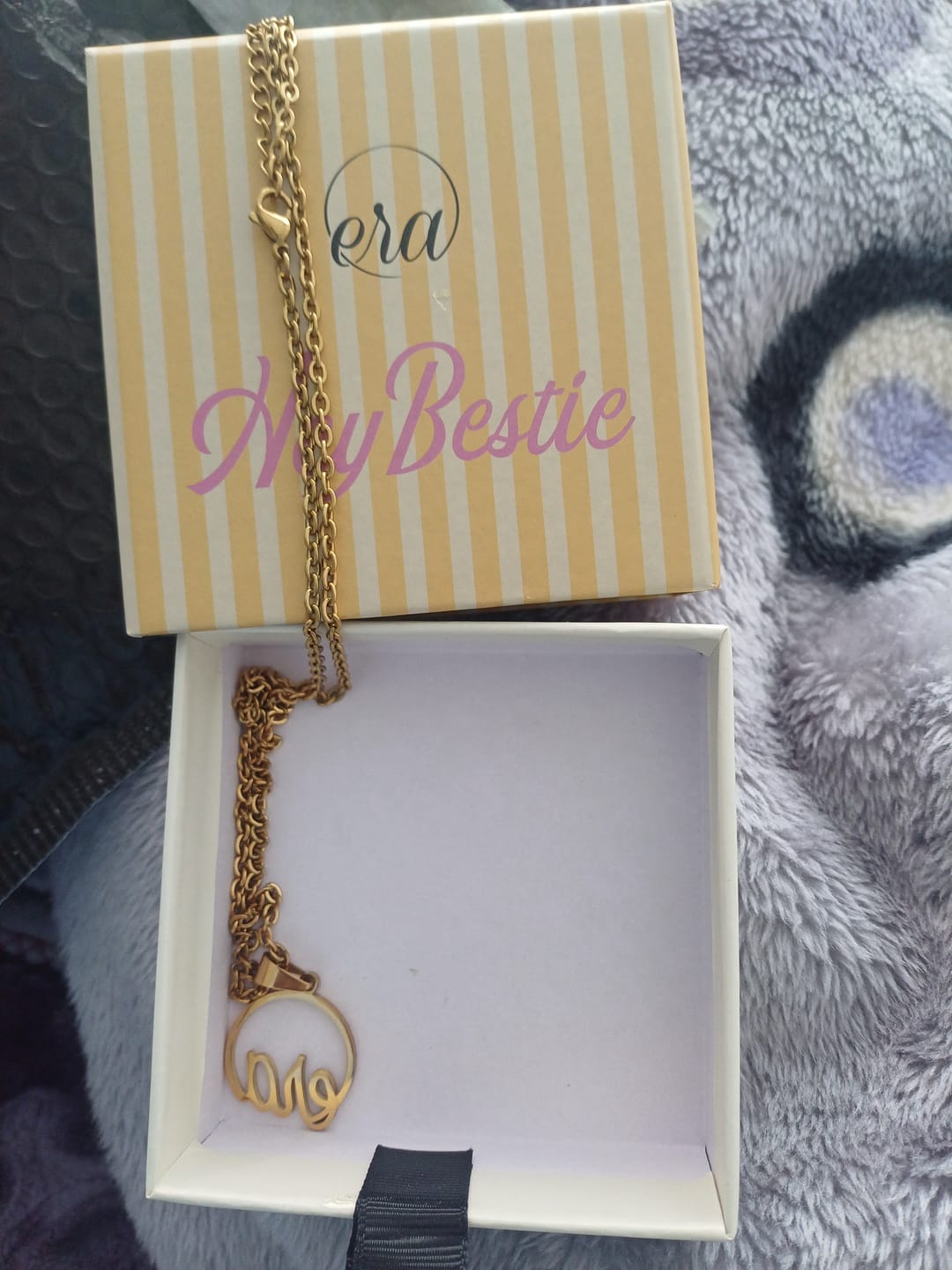 Customer photo review of Gold Era Necklace