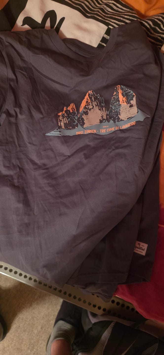 Customer photo review of Out of Office – Herren Premium Organic Shirt