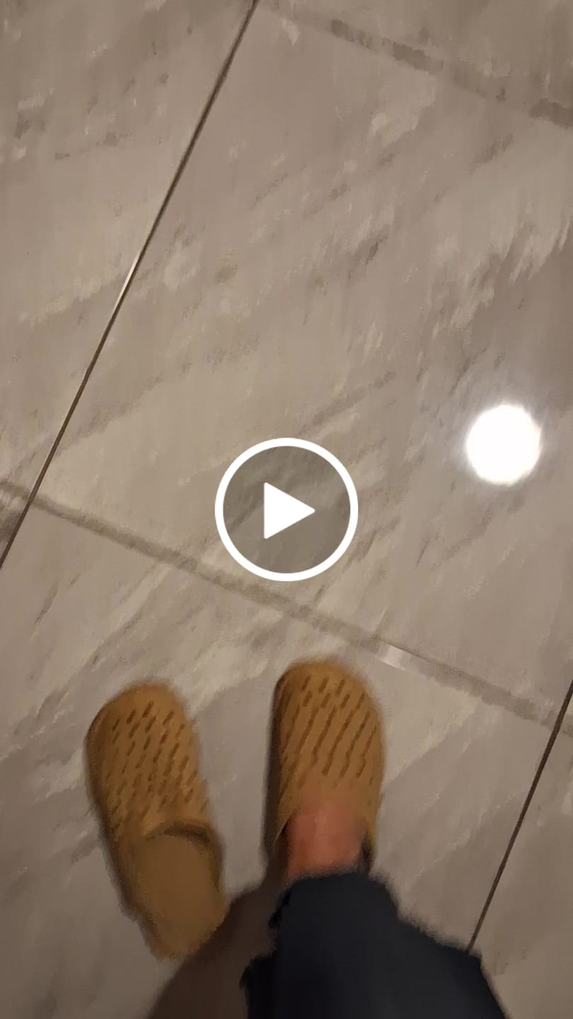 Customer video review of Women Summer Casual Hole Genuine Leather Slippers