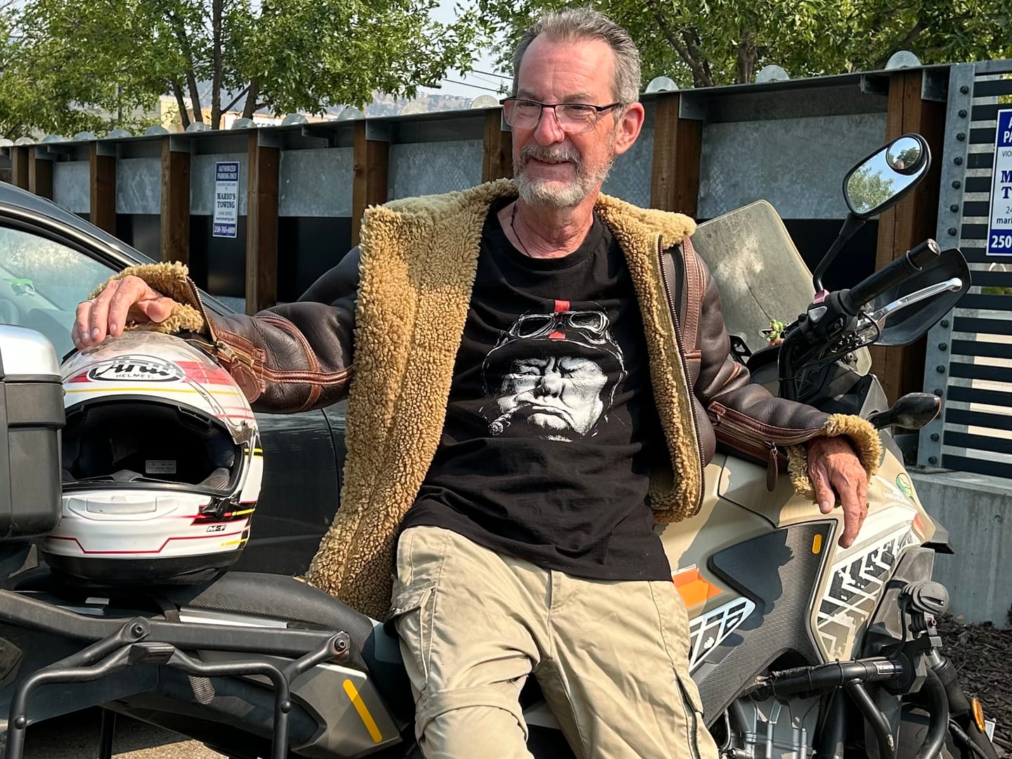 Customer photo review of Churchhill Rider 34 T-Shirt