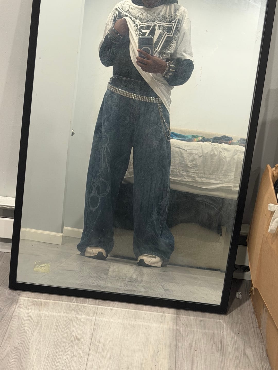 Customer photo review of Original Retro Thorn and Key Pattern Laser-Burnout Baggy Jeans - 2595